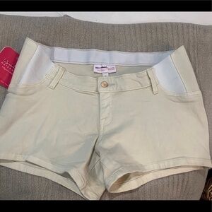 Isabel Maternity shorts - Cream Great for Fall